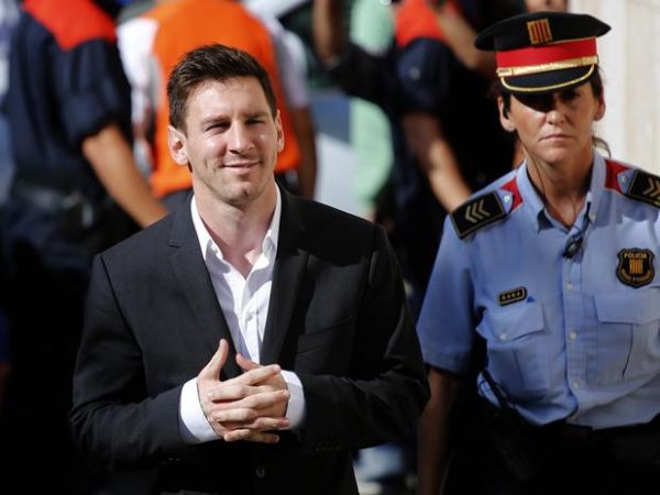 ida de Messi ao tribunal causou aglomerao no local nesta sexta