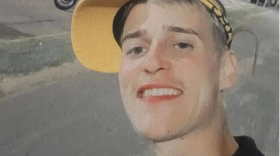 Jovem de 22 anos morre aps bater motocicleta em poste de iluminao na MT-449