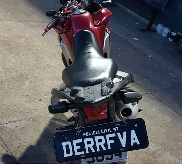 Polcia prende suspeitos e recupera motocicleta furtada que era anunciada pela Internet