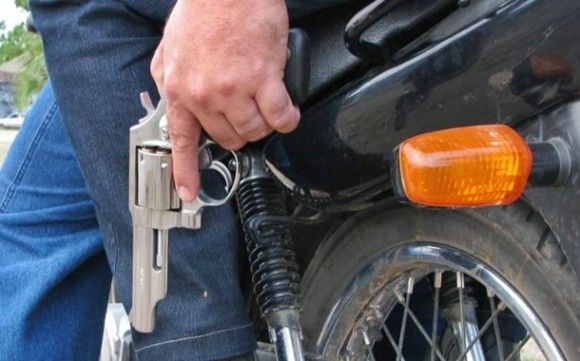 Homem  executado a tiros enquanto trafegava em motocicleta