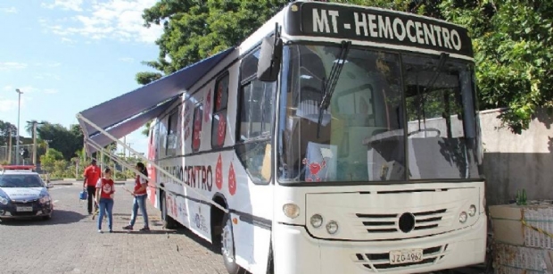 'Hemobus' far coleta de sangue no estacionamento do Shopping Pantanal
