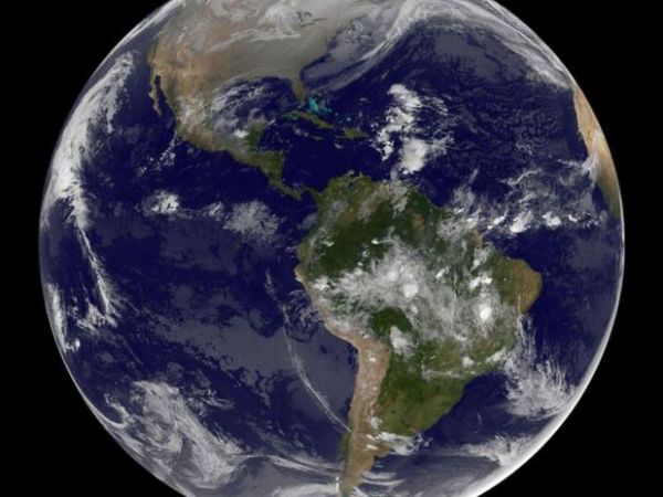 Imagem de satlite mostra o continente americano na manh de Natal
