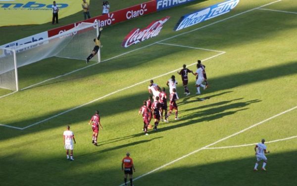 Oscar retorna com gol, e Inter empata com o Caxias no Centenrio