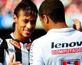 Neymar pede cuidado com Lucas: 'Se deixar, ele acaba com o jogo'