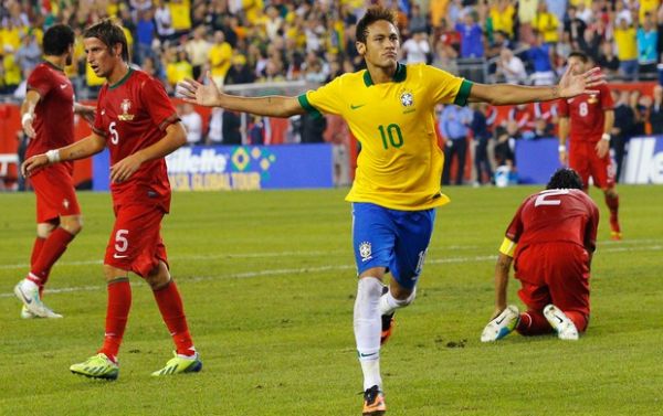 Neymar comemora o segundo gol do Brasil sobre Portugal: jogada