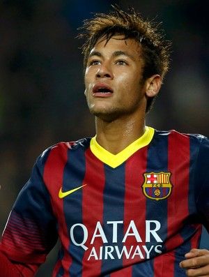 Pai de Neymar diz 'no', e Santos vai  Justia por abertura de contratos