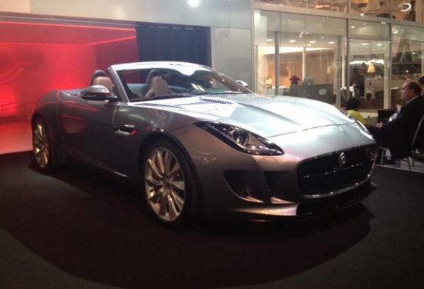 Jaguar lana o F-Type no Brasil partindo de R$ 419.900