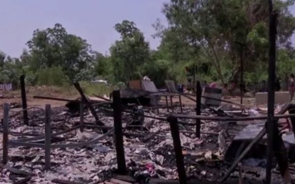 Catadora tem casa destruda por incndio; ela, sete filhos e uma neta esto vivendo em barraco emprestado