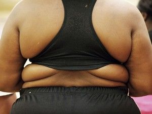 Obesos perderam 4 vezes mais peso ao ter bnus em dinheiro, diz estudo