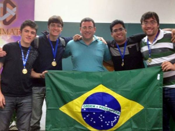 Universitrios brasileiros vencem competio de matemtica no Mxico