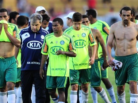 Instabilidade rebaixa Palmeiras pela segunda vez em dez anos