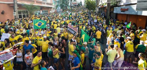 Manifestantes saem s ruas contra Dilma em Cuiab e esperam repetir sucesso de protesto que reuniu 20 mil