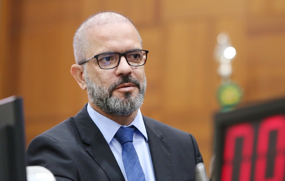 Emanuel volta a conspirar contra interveno, diz deputado sobre CPI criada pela base do prefeito