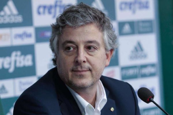 Paulo Nobre nega interesse do Palmeiras em Lucas Lima e Pato