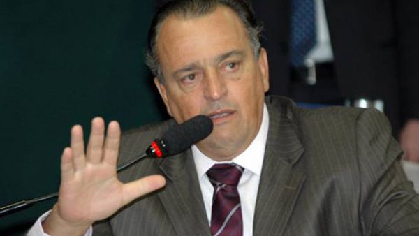Pedro Henry acusa PMDB de quebra de acordo e abandona apoio a Francis
