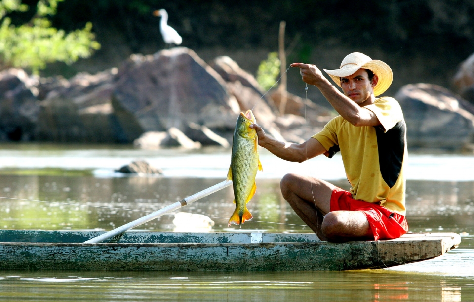 Em novo sistema, pescadores podero emitir carteira de pesca amadora