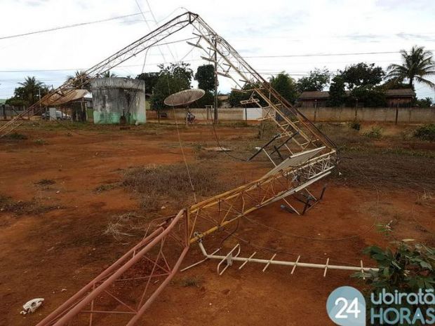 Forte ventania derruba rvores, torre de afiliada da Globo e destelha casas em Mato Grosso