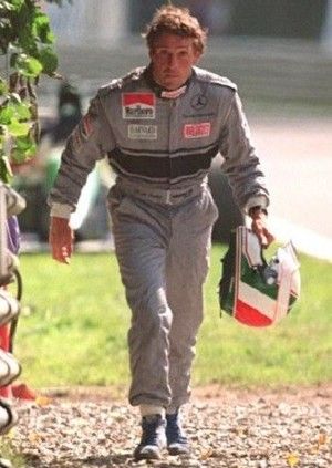 Ex-piloto de F-1, Andrea de Cesaris morre em acidente de moto na Itlia