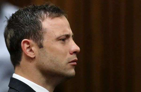 Pistorius ouve a sentena proferida pela juza Thokozile Masipa (
