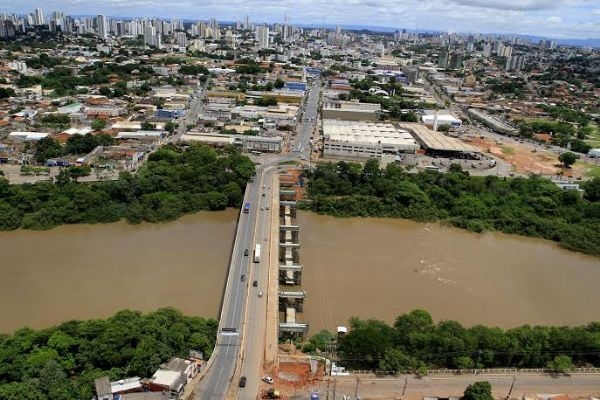 Mulher pula da ponte Jlio Muller aps se desentender com namorado