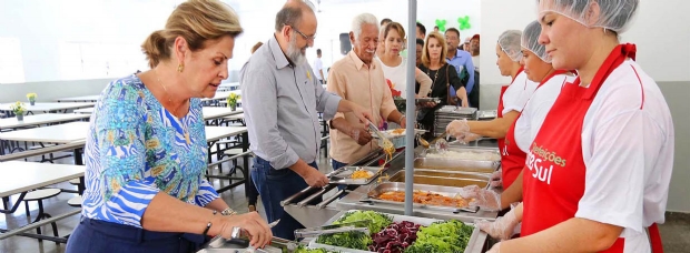 Prefeitura reabre restaurante popular e oferece alimentao saudvel a R$3