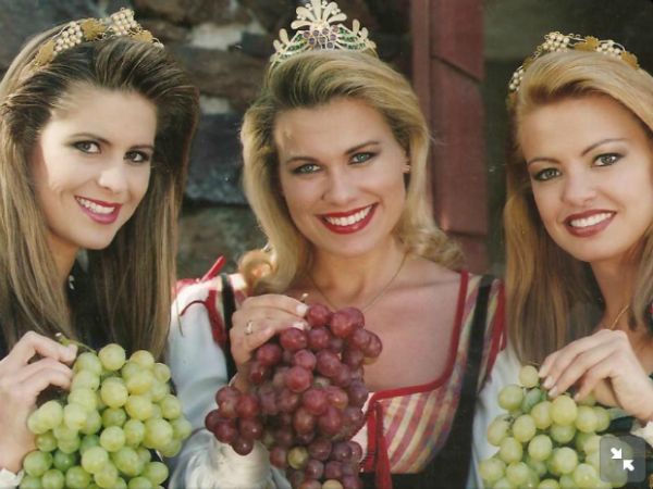 Henriette (esq.) foi princesa da Festa da Uva ao lado da rainha Fabiana Bressanelli Koch e a outra princesa Vanessa Slaviero