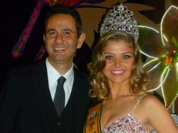 Aos 27 anos, paranaense  coroada a mais bela mulher casada do Brasil