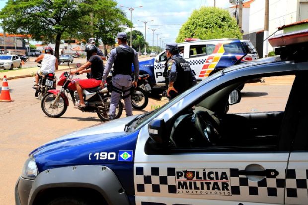 Foras de Segurana prendem 135 pessoas durante 10 horas da Bairro Seguro