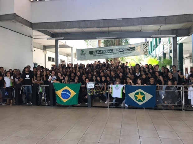 Estudantes do IFMT protestam contra corte de mais de R$ 31 milhes anunciado por Bolsonaro