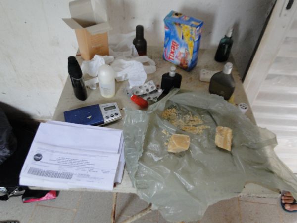 Laboratrio para refinar cocana  fechado pela Polcia Civil em Cuiab