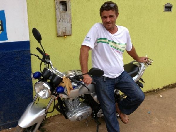 Roberto viu no veculo de um amigo e logo se tornou adepto da moda de instalar som em moto