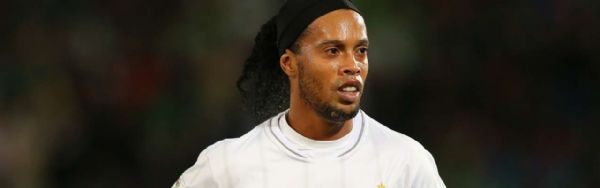 Ronaldinho  melhor jogador livre no mercado, diz jornal