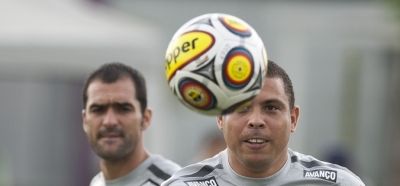 Ronaldo ganha R$ 1 milho por ano do Corinthians