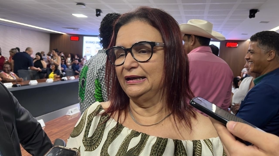 Rosa Neide refuta alinhamento com Emanuel e defende candidatura feminina pela federao em 2024