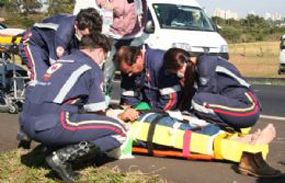 Carreta e utilitrio batem de frente na BR-364 e motorista morre na hora