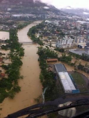 Ministro promete ajuda e elogia 'preveno' de SC em nova enchente