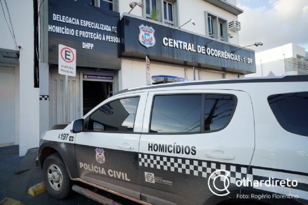 Corpo de homem degolado e esfaqueado  encontrado atrs de motel no Zero Km