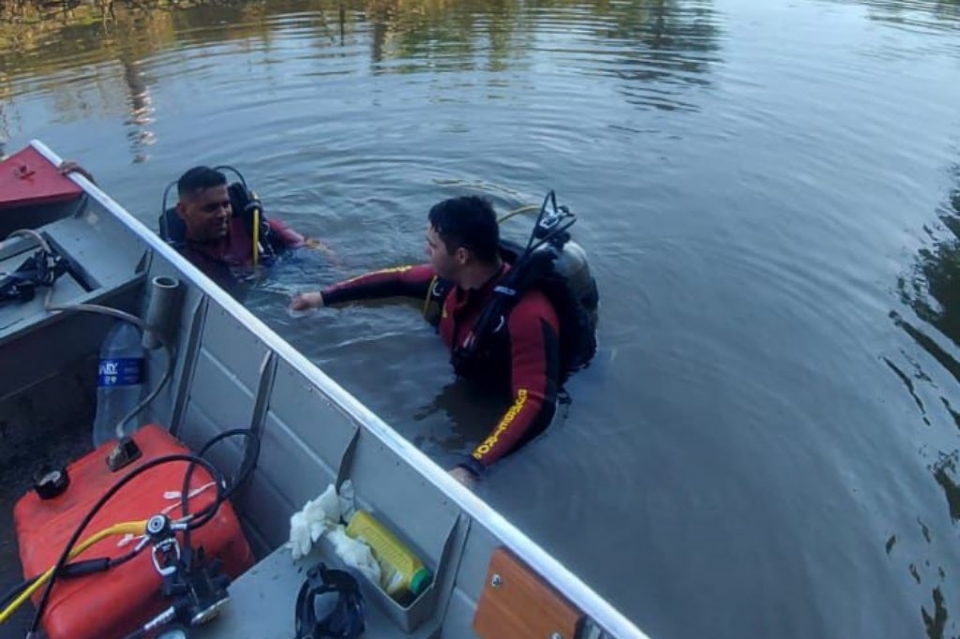 Bombeiros localizam corpo de homem desaparecido em rio