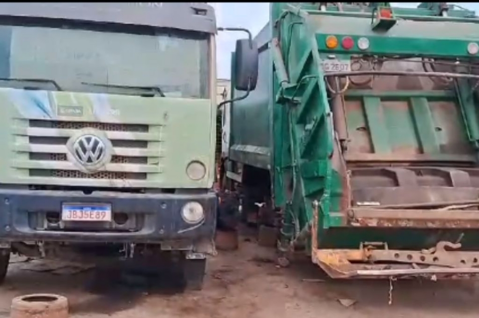 Sindicato denuncia 11 caminhes de lixo parados em ptio de empresa; veja vdeo