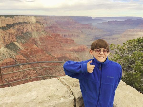 Ben Pierce em visita ao Grand Canyon, um dos lugares que ele queria ver antes de ficar cego