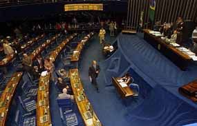 Comisso aprova no Senado novo piso salarial de R$ 800 a R$ 1.100 para vigilantes