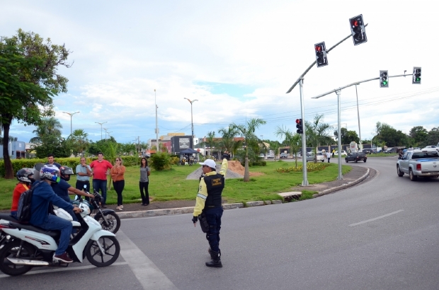 Vereador pede explicaes sobre semforos inteligentes e cobra temporizador: armadilha de multas