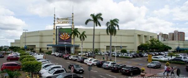 Estouro de cilindro  confundido com troca de tiros no shopping Pantanal e provoca correria e pnico entre clientes; lojas fecharam