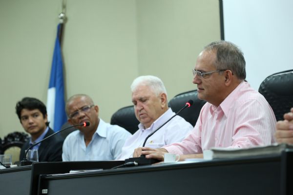 Nova direo do SD tem Domingos Svio, Manoel de Souza e Z do Ptio; o secretrio nacional Joo Batista participou do ato