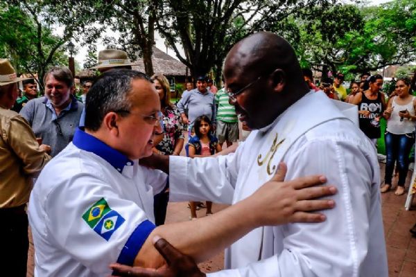 O governador Pedro Taques quer fomentar turismo e integrao cultural com asfalto na Bolvia