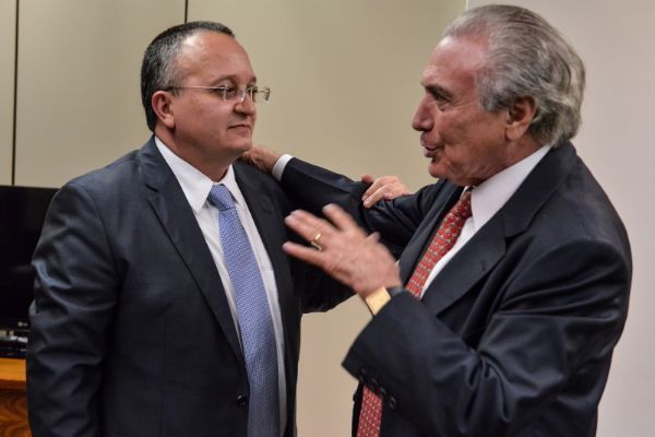Pedro Taques recorda que foi primeiro a cobrar afastamento de Dilma e espera que Michel Temer destrave verba de MT