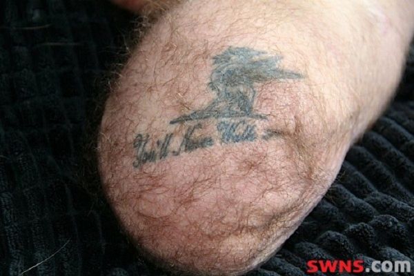 Grave acidente muda tatuagem de f do Liverpool: 