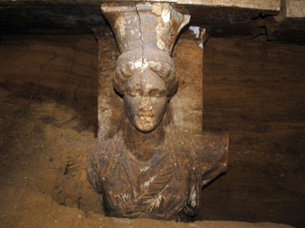 Descoberta na Grcia 'importante' tumba da poca helnica