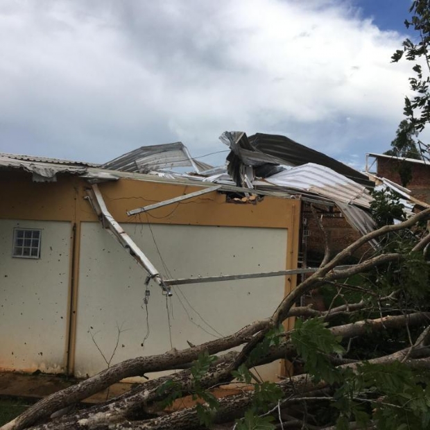 Temporal causa alagamentos em municpios e estragos na UFMT;  veja fotos e vdeos 