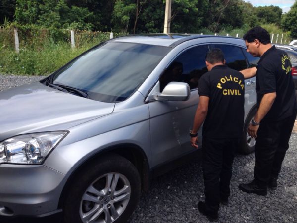 Polcia prende em Vrzea Grande mulher com veculo roubado no Paran